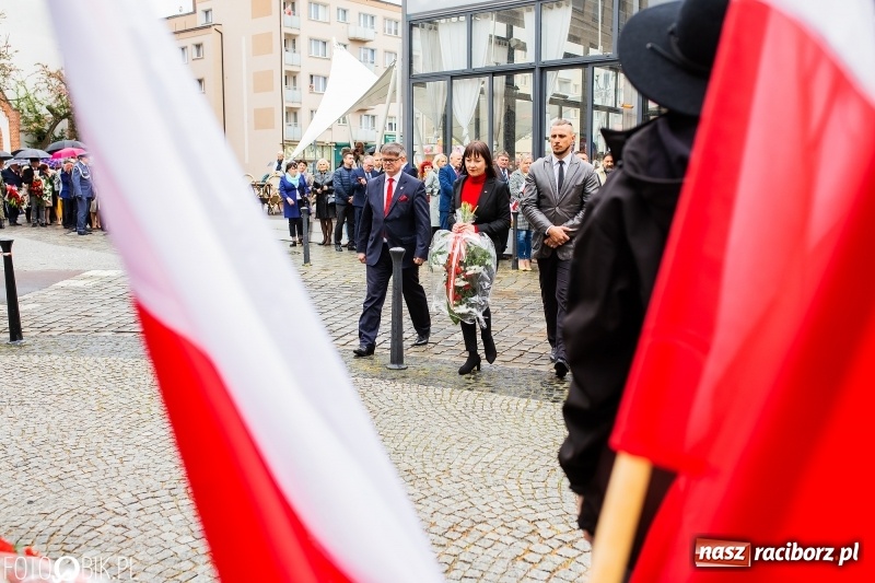 Zdjęcie w galerii na portalu naszraciborz.pl: Uroczystości 3-Majowe w Raciborzu. Setna rocznica I powstania śląskiego [WIDEO] wiadomości z regionu