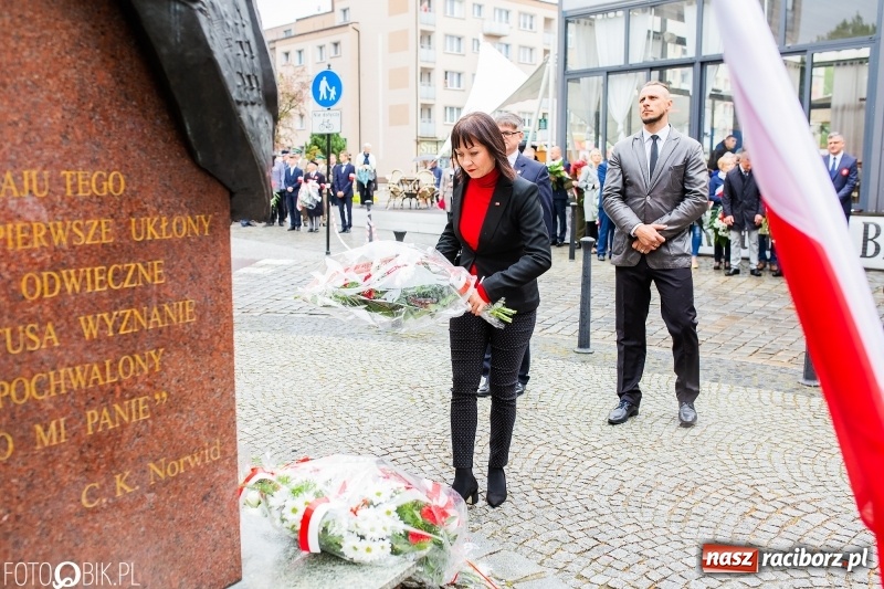 Zdjęcie w galerii na portalu naszraciborz.pl: Uroczystości 3-Majowe w Raciborzu. Setna rocznica I powstania śląskiego [WIDEO] wiadomości z regionu