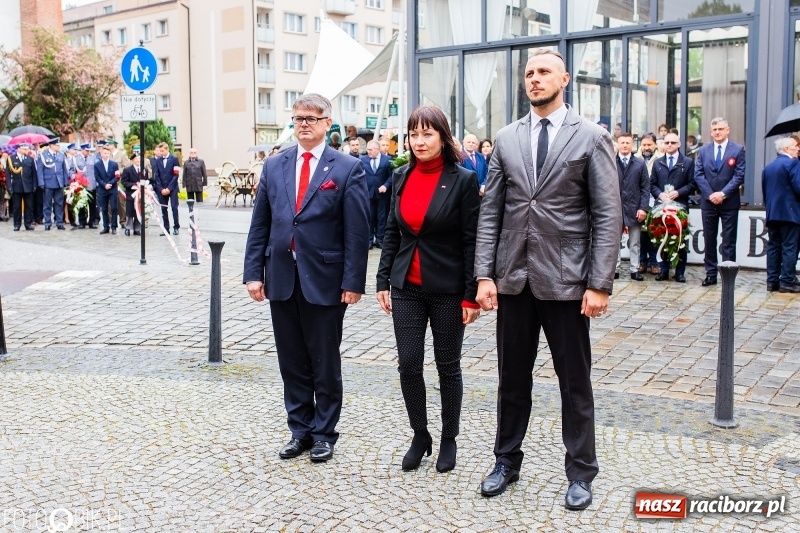 Zdjęcie w galerii na portalu naszraciborz.pl: Uroczystości 3-Majowe w Raciborzu. Setna rocznica I powstania śląskiego [WIDEO] wiadomości z regionu