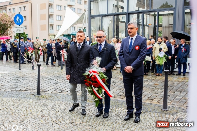 Zdjęcie w galerii na portalu naszraciborz.pl: Uroczystości 3-Majowe w Raciborzu. Setna rocznica I powstania śląskiego [WIDEO] wiadomości z regionu