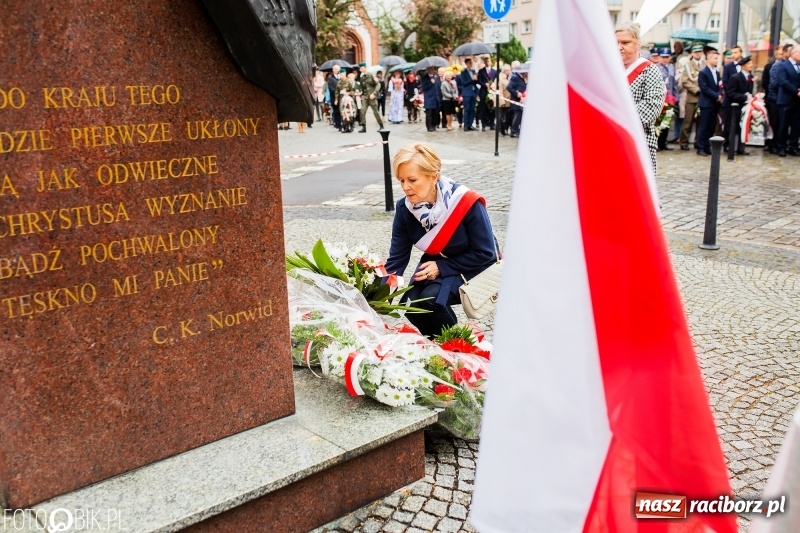 Zdjęcie w galerii na portalu naszraciborz.pl: Uroczystości 3-Majowe w Raciborzu. Setna rocznica I powstania śląskiego [WIDEO] wiadomości z regionu