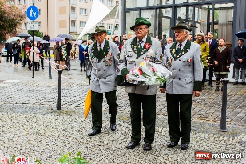 Zdjęcie w galerii na portalu naszraciborz.pl: Uroczystości 3-Majowe w Raciborzu. Setna rocznica I powstania śląskiego [WIDEO] wiadomości z regionu