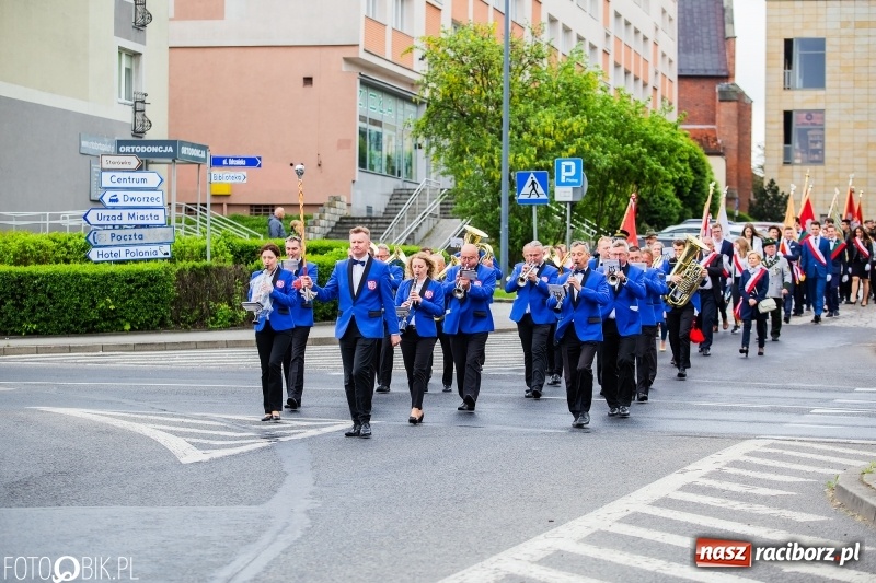 Zdjęcie w galerii na portalu naszraciborz.pl: Uroczystości 3-Majowe w Raciborzu. Setna rocznica I powstania śląskiego [WIDEO] wiadomości z regionu