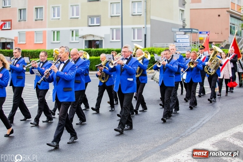 Zdjęcie w galerii na portalu naszraciborz.pl: Uroczystości 3-Majowe w Raciborzu. Setna rocznica I powstania śląskiego [WIDEO] wiadomości z regionu