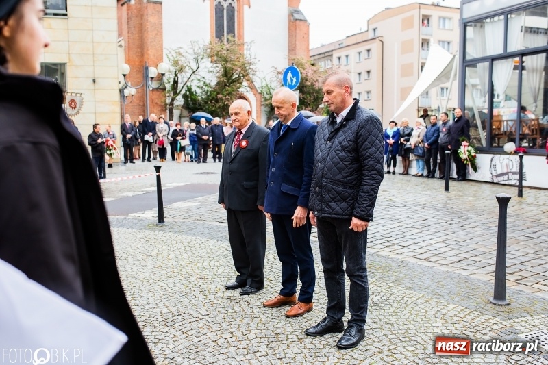 Zdjęcie w galerii na portalu naszraciborz.pl: Uroczystości 3-Majowe w Raciborzu. Setna rocznica I powstania śląskiego [WIDEO] wiadomości z regionu