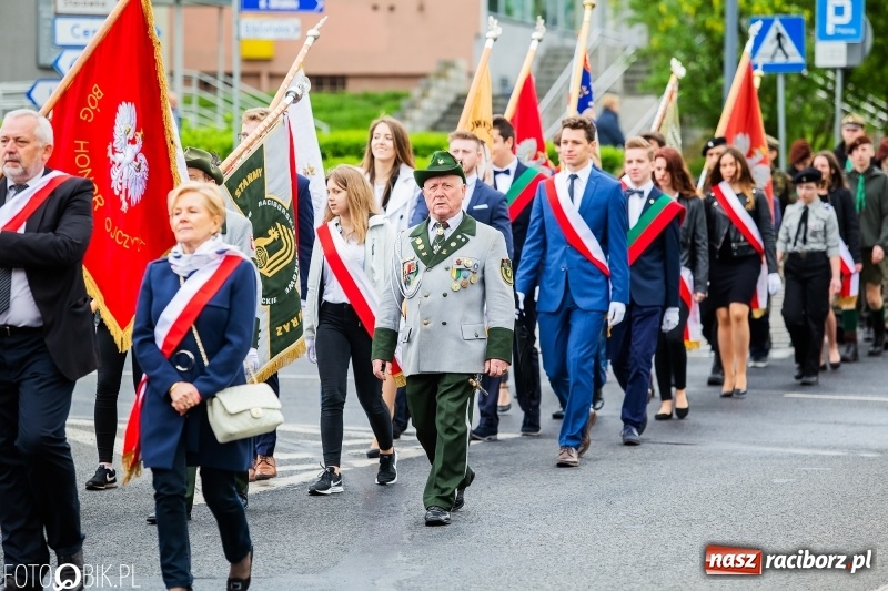 Zdjęcie w galerii na portalu naszraciborz.pl: Uroczystości 3-Majowe w Raciborzu. Setna rocznica I powstania śląskiego [WIDEO] wiadomości z regionu