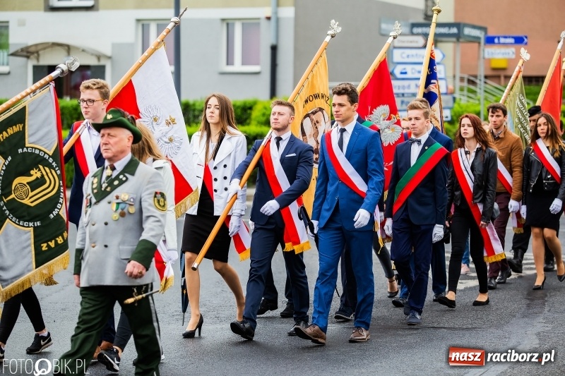 Zdjęcie w galerii na portalu naszraciborz.pl: Uroczystości 3-Majowe w Raciborzu. Setna rocznica I powstania śląskiego [WIDEO] wiadomości z regionu