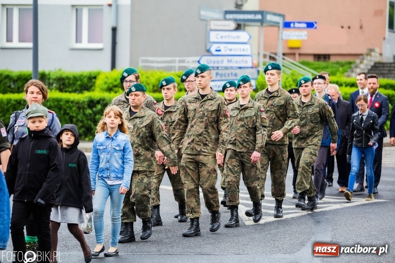 Zdjęcie w galerii na portalu naszraciborz.pl: Uroczystości 3-Majowe w Raciborzu. Setna rocznica I powstania śląskiego [WIDEO] wiadomości z regionu