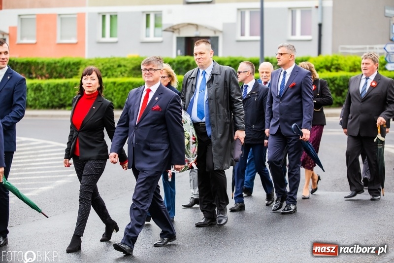 Zdjęcie w galerii na portalu naszraciborz.pl: Uroczystości 3-Majowe w Raciborzu. Setna rocznica I powstania śląskiego [WIDEO] wiadomości z regionu