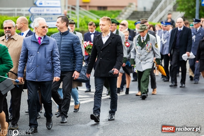 Zdjęcie w galerii na portalu naszraciborz.pl: Uroczystości 3-Majowe w Raciborzu. Setna rocznica I powstania śląskiego [WIDEO] wiadomości z regionu