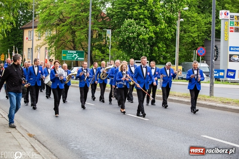 Zdjęcie w galerii na portalu naszraciborz.pl: Uroczystości 3-Majowe w Raciborzu. Setna rocznica I powstania śląskiego [WIDEO] wiadomości z regionu