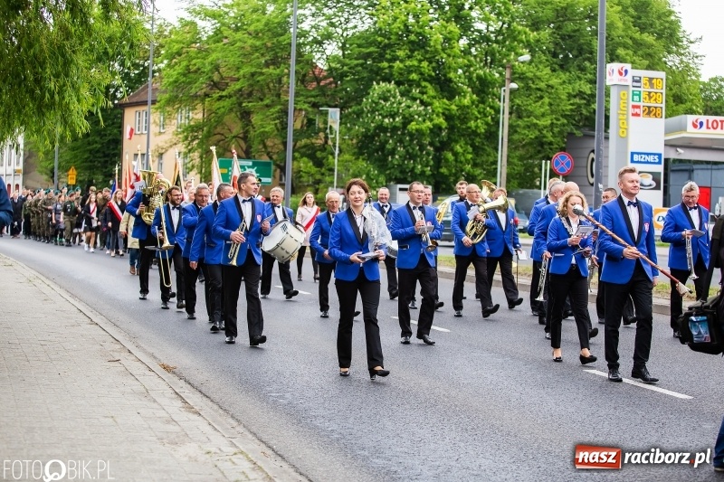 Zdjęcie w galerii na portalu naszraciborz.pl: Uroczystości 3-Majowe w Raciborzu. Setna rocznica I powstania śląskiego [WIDEO] wiadomości z regionu