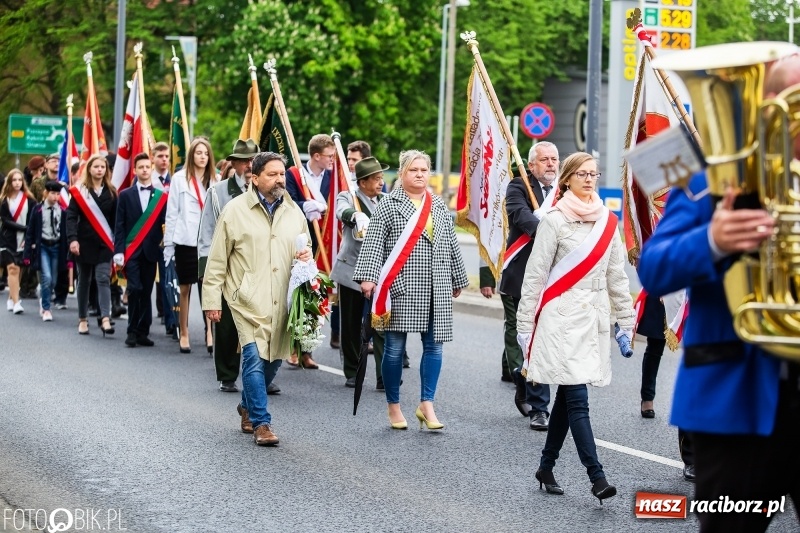 Zdjęcie w galerii na portalu naszraciborz.pl: Uroczystości 3-Majowe w Raciborzu. Setna rocznica I powstania śląskiego [WIDEO] wiadomości z regionu