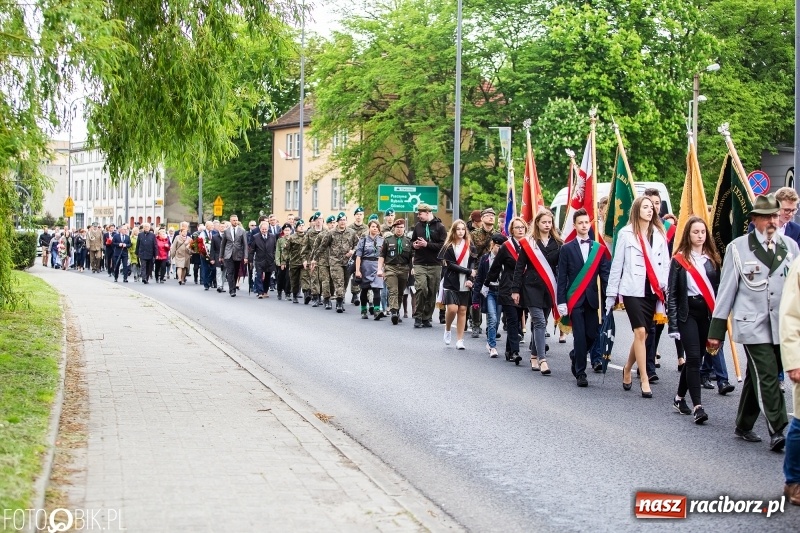 Zdjęcie w galerii na portalu naszraciborz.pl: Uroczystości 3-Majowe w Raciborzu. Setna rocznica I powstania śląskiego [WIDEO] wiadomości z regionu