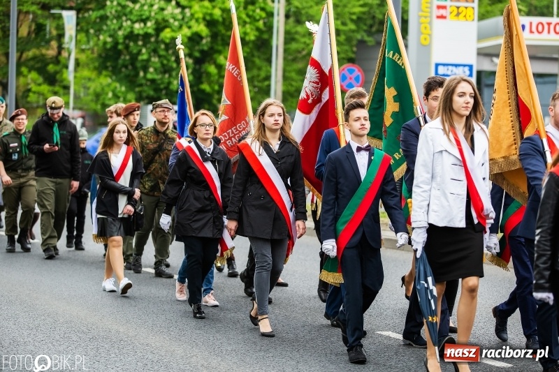 Zdjęcie w galerii na portalu naszraciborz.pl: Uroczystości 3-Majowe w Raciborzu. Setna rocznica I powstania śląskiego [WIDEO] wiadomości z regionu