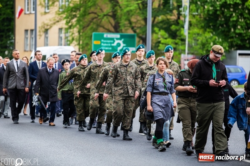 Zdjęcie w galerii na portalu naszraciborz.pl: Uroczystości 3-Majowe w Raciborzu. Setna rocznica I powstania śląskiego [WIDEO] wiadomości z regionu