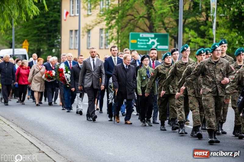 Zdjęcie w galerii na portalu naszraciborz.pl: Uroczystości 3-Majowe w Raciborzu. Setna rocznica I powstania śląskiego [WIDEO] wiadomości z regionu