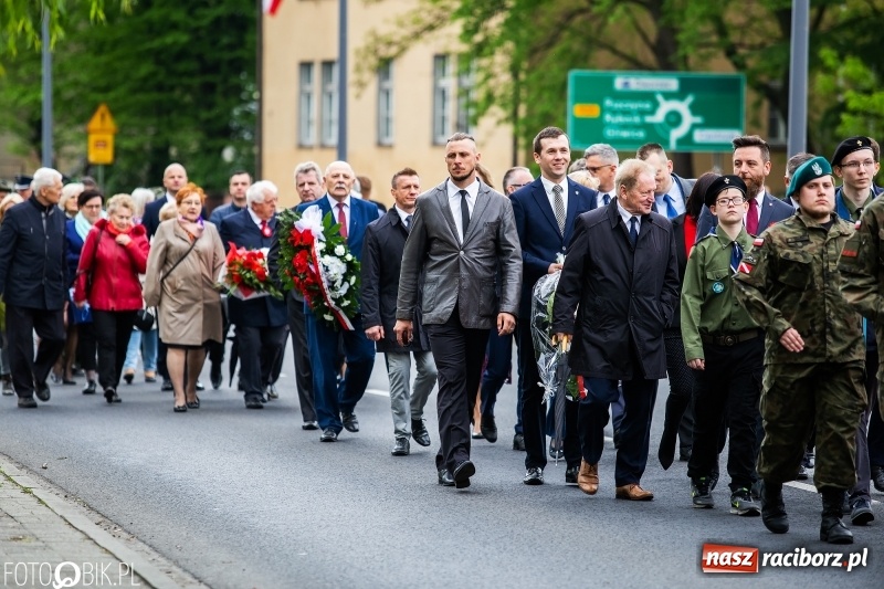 Zdjęcie w galerii na portalu naszraciborz.pl: Uroczystości 3-Majowe w Raciborzu. Setna rocznica I powstania śląskiego [WIDEO] wiadomości z regionu