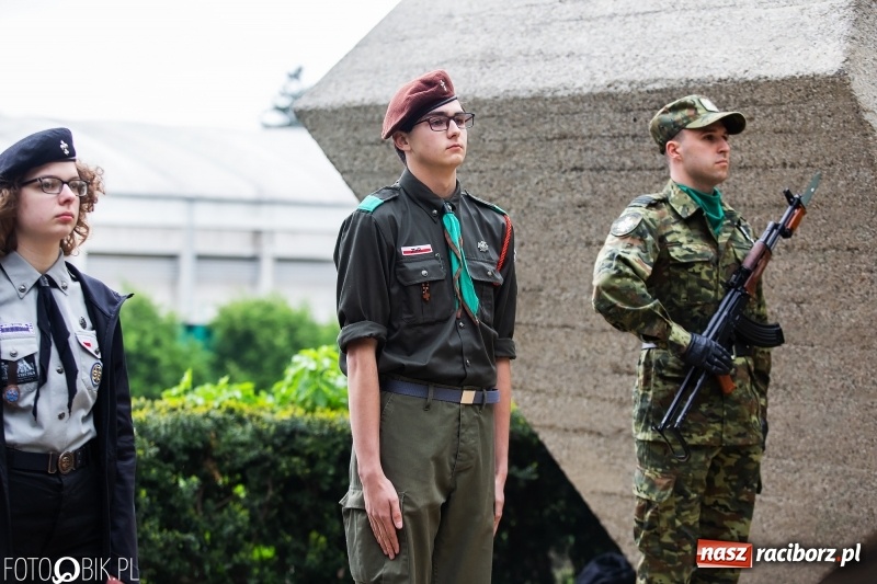 Zdjęcie w galerii na portalu naszraciborz.pl: Uroczystości 3-Majowe w Raciborzu. Setna rocznica I powstania śląskiego [WIDEO] wiadomości z regionu
