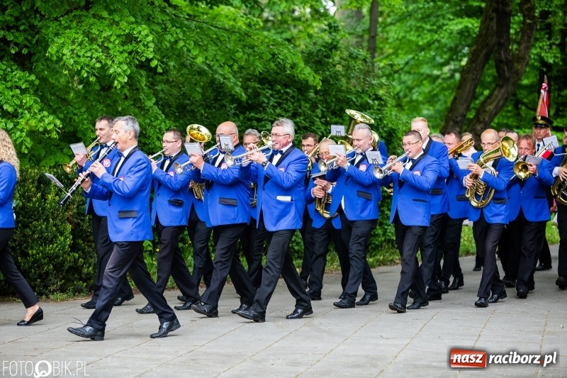 Zdjęcie w galerii na portalu naszraciborz.pl: Uroczystości 3-Majowe w Raciborzu. Setna rocznica I powstania śląskiego [WIDEO] wiadomości z regionu