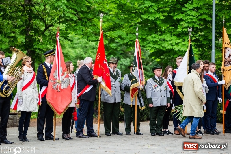 Zdjęcie w galerii na portalu naszraciborz.pl: Uroczystości 3-Majowe w Raciborzu. Setna rocznica I powstania śląskiego [WIDEO] wiadomości z regionu