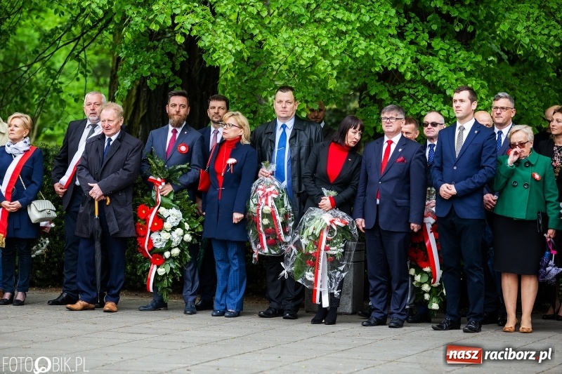Zdjęcie w galerii na portalu naszraciborz.pl: Uroczystości 3-Majowe w Raciborzu. Setna rocznica I powstania śląskiego [WIDEO] wiadomości z regionu