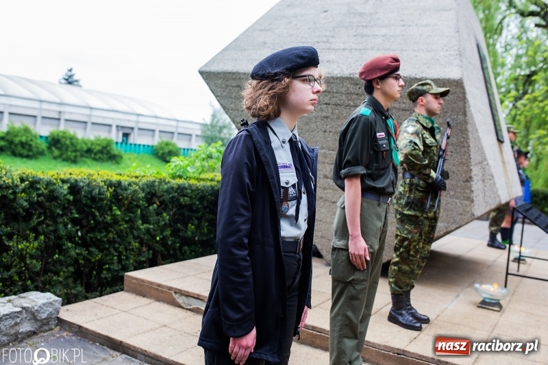 Zdjęcie w galerii na portalu naszraciborz.pl: Uroczystości 3-Majowe w Raciborzu. Setna rocznica I powstania śląskiego [WIDEO] wiadomości z regionu