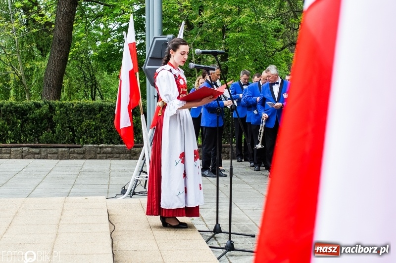 Zdjęcie w galerii na portalu naszraciborz.pl: Uroczystości 3-Majowe w Raciborzu. Setna rocznica I powstania śląskiego [WIDEO] wiadomości z regionu