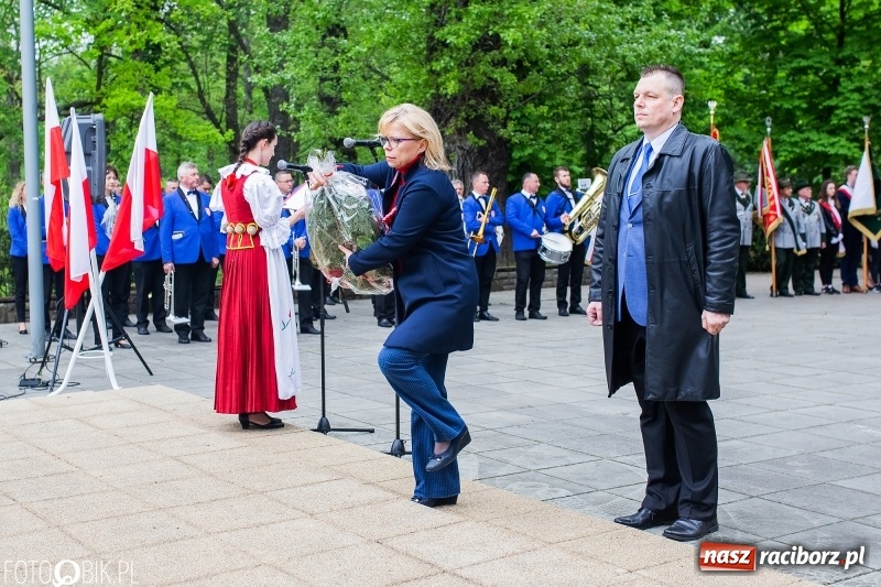 Zdjęcie w galerii na portalu naszraciborz.pl: Uroczystości 3-Majowe w Raciborzu. Setna rocznica I powstania śląskiego [WIDEO] wiadomości z regionu