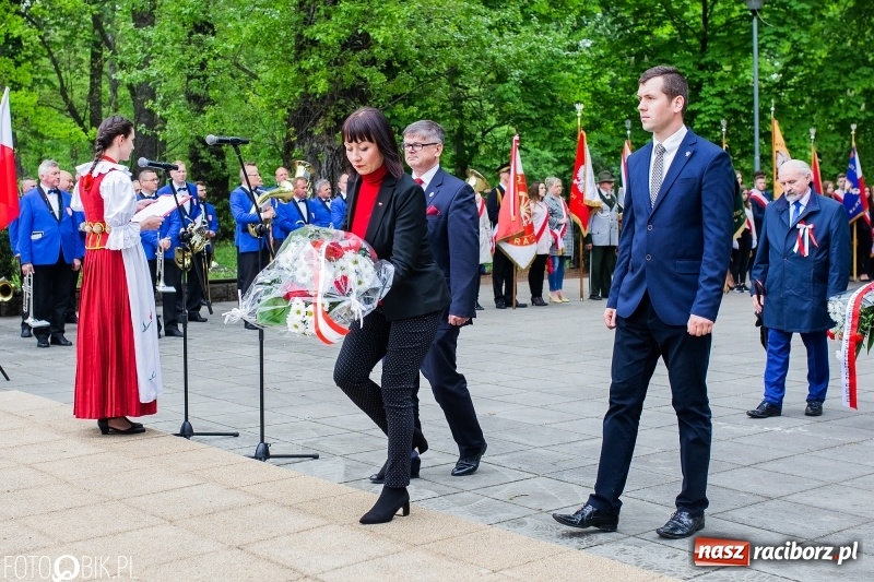 Zdjęcie w galerii na portalu naszraciborz.pl: Uroczystości 3-Majowe w Raciborzu. Setna rocznica I powstania śląskiego [WIDEO] wiadomości z regionu