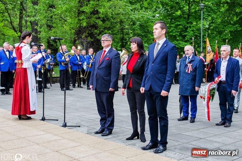 Zdjęcie w galerii na portalu naszraciborz.pl: Uroczystości 3-Majowe w Raciborzu. Setna rocznica I powstania śląskiego [WIDEO] wiadomości z regionu