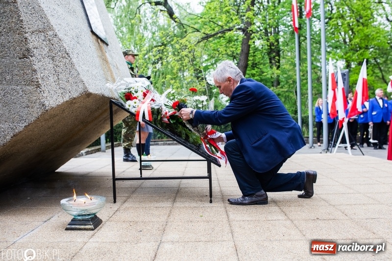 Zdjęcie w galerii na portalu naszraciborz.pl: Uroczystości 3-Majowe w Raciborzu. Setna rocznica I powstania śląskiego [WIDEO] wiadomości z regionu