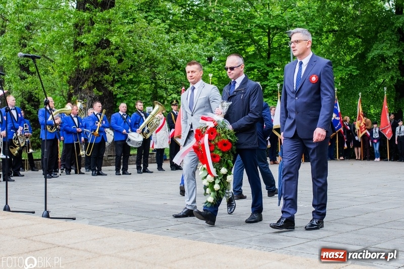 Zdjęcie w galerii na portalu naszraciborz.pl: Uroczystości 3-Majowe w Raciborzu. Setna rocznica I powstania śląskiego [WIDEO] wiadomości z regionu