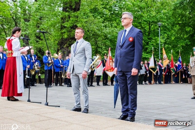 Zdjęcie w galerii na portalu naszraciborz.pl: Uroczystości 3-Majowe w Raciborzu. Setna rocznica I powstania śląskiego [WIDEO] wiadomości z regionu