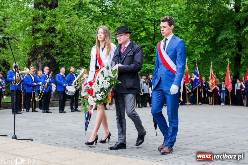 Zdjęcie w galerii na portalu naszraciborz.pl: Uroczystości 3-Majowe w Raciborzu. Setna rocznica I powstania śląskiego [WIDEO] wiadomości z regionu
