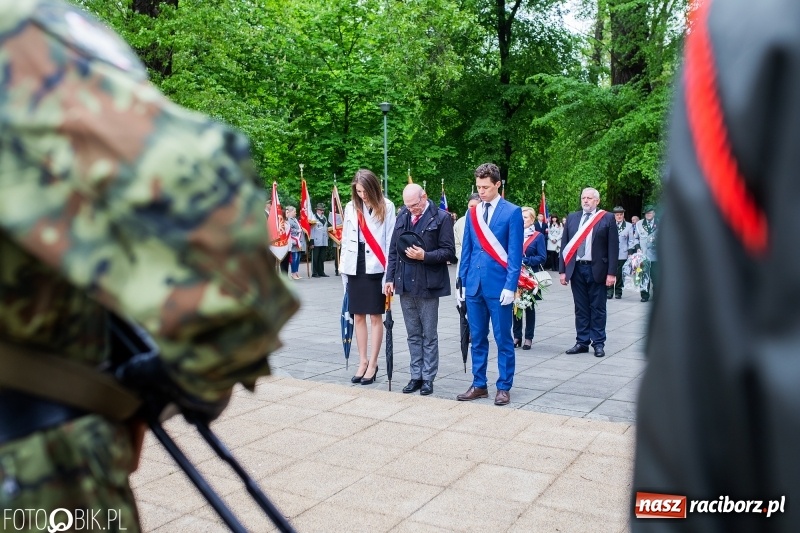 Zdjęcie w galerii na portalu naszraciborz.pl: Uroczystości 3-Majowe w Raciborzu. Setna rocznica I powstania śląskiego [WIDEO] wiadomości z regionu