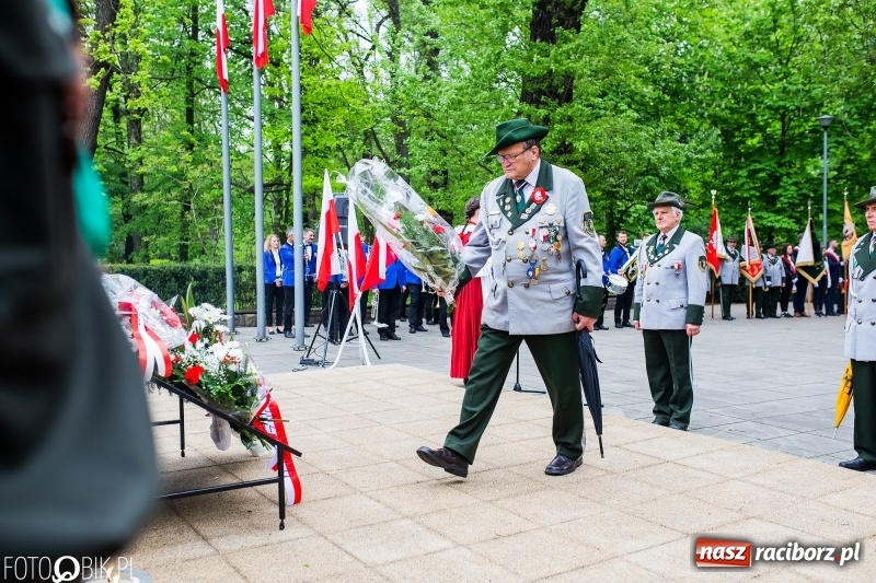 Zdjęcie w galerii na portalu naszraciborz.pl: Uroczystości 3-Majowe w Raciborzu. Setna rocznica I powstania śląskiego [WIDEO] wiadomości z regionu