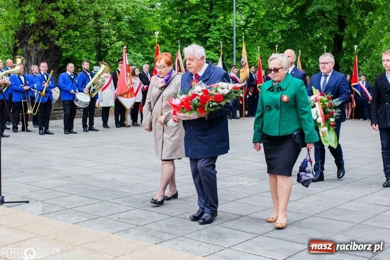 Zdjęcie w galerii na portalu naszraciborz.pl: Uroczystości 3-Majowe w Raciborzu. Setna rocznica I powstania śląskiego [WIDEO] wiadomości z regionu