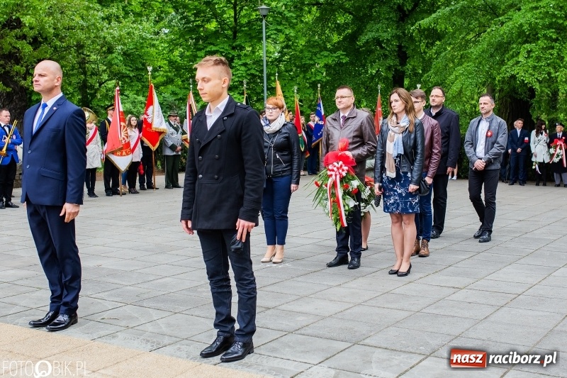 Zdjęcie w galerii na portalu naszraciborz.pl: Uroczystości 3-Majowe w Raciborzu. Setna rocznica I powstania śląskiego [WIDEO] wiadomości z regionu
