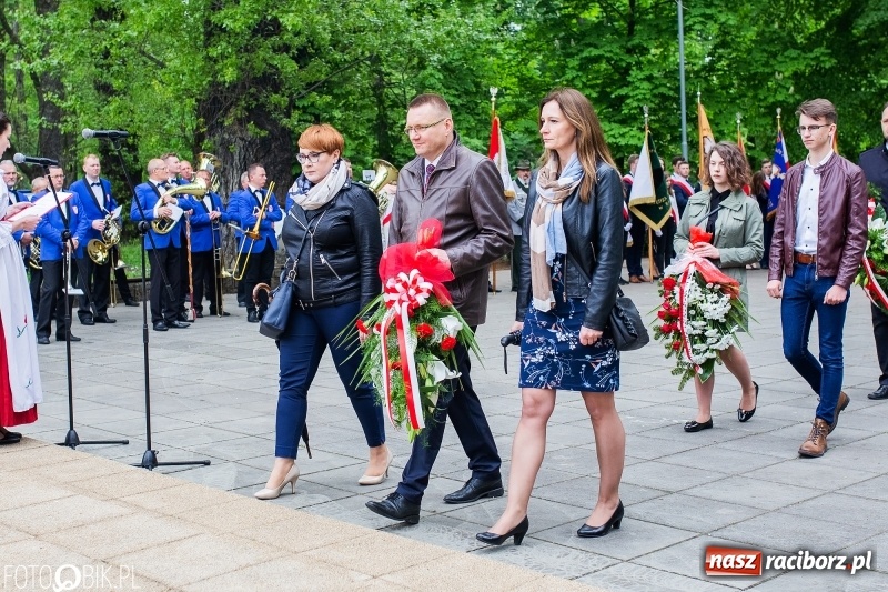 Zdjęcie w galerii na portalu naszraciborz.pl: Uroczystości 3-Majowe w Raciborzu. Setna rocznica I powstania śląskiego [WIDEO] wiadomości z regionu