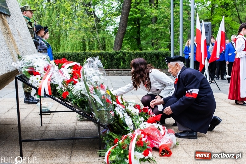 Zdjęcie w galerii na portalu naszraciborz.pl: Uroczystości 3-Majowe w Raciborzu. Setna rocznica I powstania śląskiego [WIDEO] wiadomości z regionu
