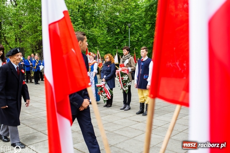 Zdjęcie w galerii na portalu naszraciborz.pl: Uroczystości 3-Majowe w Raciborzu. Setna rocznica I powstania śląskiego [WIDEO] wiadomości z regionu