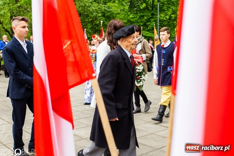 Zdjęcie w galerii na portalu naszraciborz.pl: Uroczystości 3-Majowe w Raciborzu. Setna rocznica I powstania śląskiego [WIDEO] wiadomości z regionu