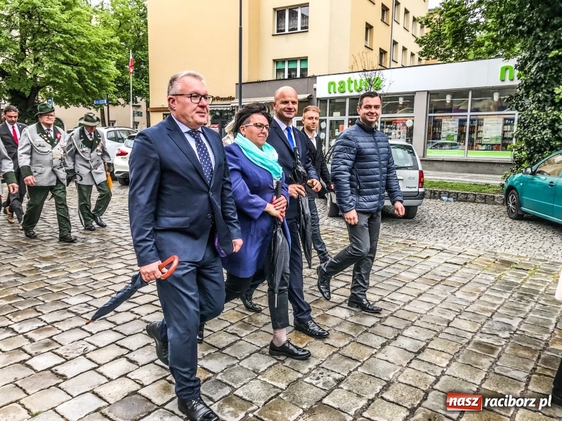 Zdjęcie w galerii na portalu naszraciborz.pl: Uroczystości 3-Majowe w Raciborzu. Setna rocznica I powstania śląskiego [WIDEO] wiadomości z regionu
