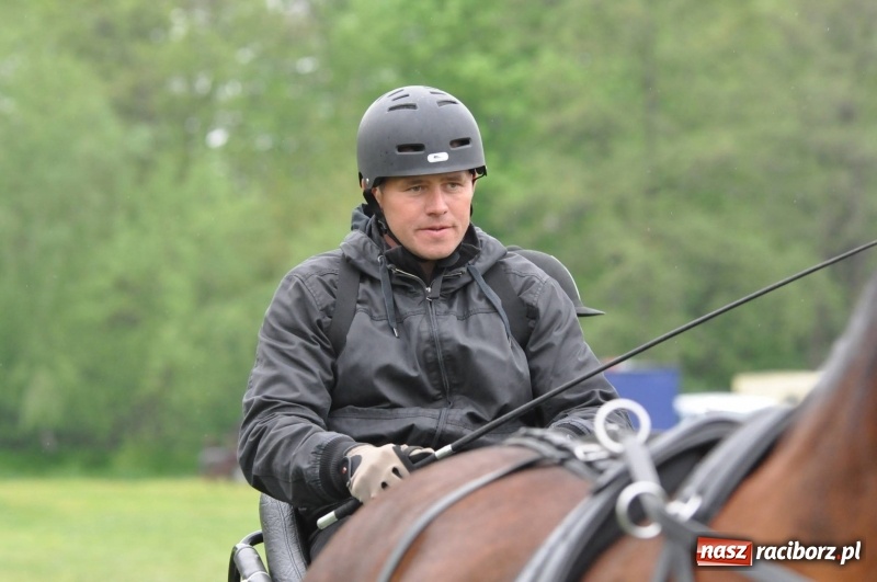 Zdjęcie w galerii na portalu naszraciborz.pl: Widowiskowa rywalizacja w powożeniu na kornickiej majówce [FOTO i WIDEO] wiadomości z regionu