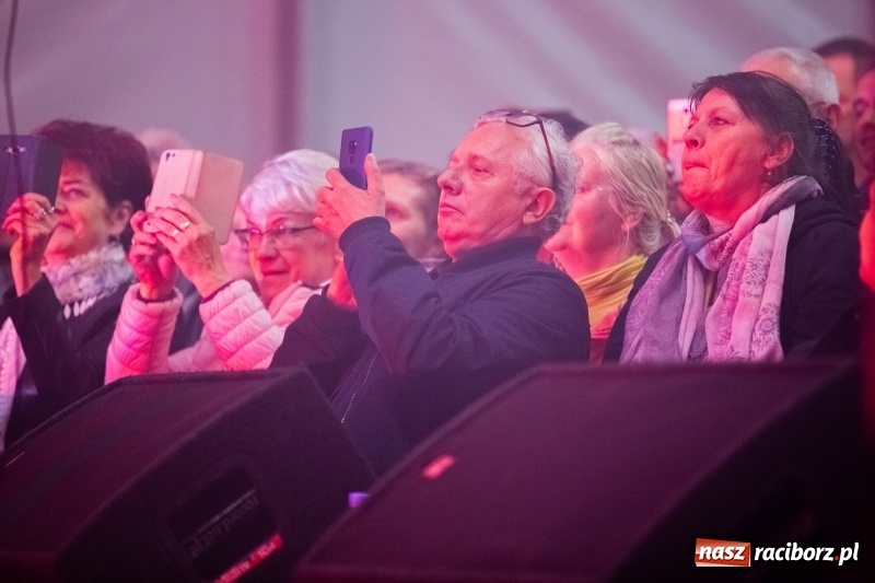 Zdjęcie w galerii na portalu naszraciborz.pl: Toby na finał trzeciego dnia majówki w Nędzy wiadomości z regionu