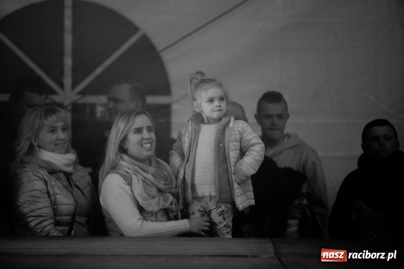 Zdjęcie w galerii na portalu naszraciborz.pl: Toby na finał trzeciego dnia majówki w Nędzy wiadomości z regionu