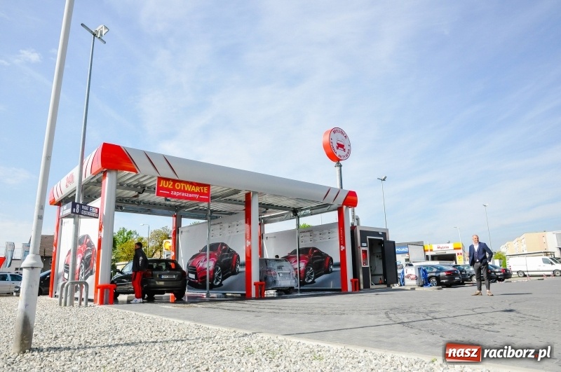 Zdjęcie w galerii na portalu naszraciborz.pl: Włoska delikatna pianka i polska technologia, czyli nowy biznes Antoniego Cadau  wiadomości z regionu