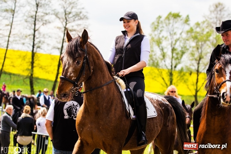 Zdjęcie w galerii na portalu naszraciborz.pl: Wiosenny korowód konny w gminie Pietrowice Wielkie [FOTO i WIDEO] wiadomości z regionu