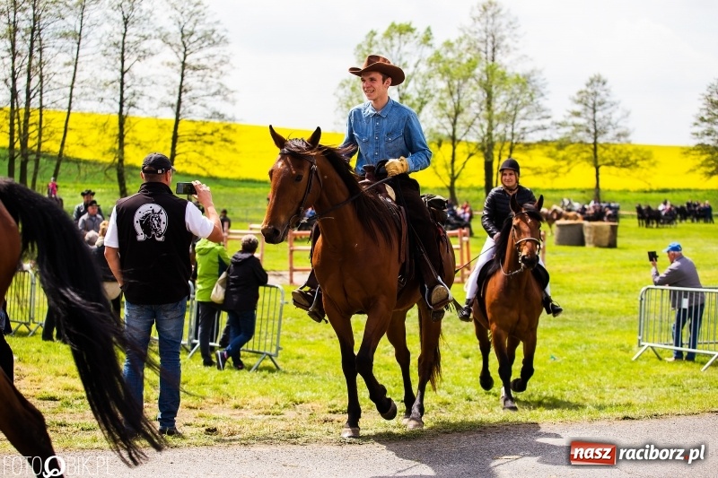 Zdjęcie w galerii na portalu naszraciborz.pl: Wiosenny korowód konny w gminie Pietrowice Wielkie [FOTO i WIDEO] wiadomości z regionu